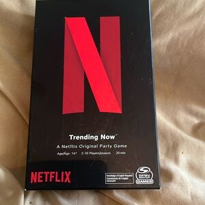 😄Netflix the card game trending now